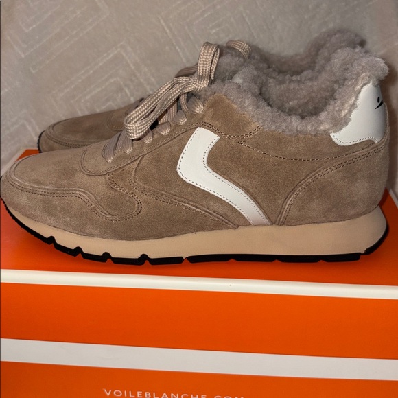 NWT VOILE BLANCHE JULIA Brown Pump Fur Suede
Sneakers - Picture 13 of 16